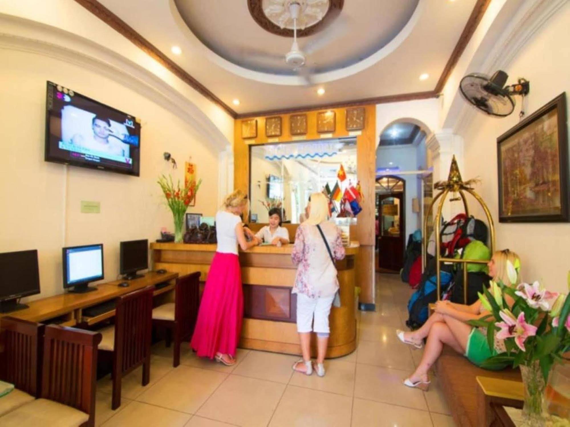 Cosmo Square Hotel Ho Chi Minh-stad Buitenkant foto