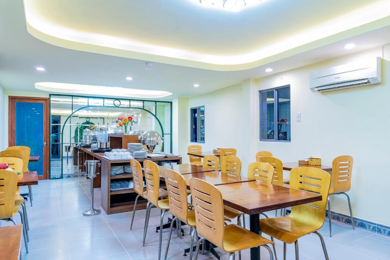 Cosmo Square Hotel Ho Chi Minh-stad Buitenkant foto